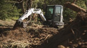 Bobcat - Mini Excavator E-35Horsepower 24.8 hp Operating Weight 7,659 lb Bucket Digging Force 7,284 lbf Maximum Reach at Ground Level 17 ft Width 69.7 in Tail Swing Type Zero Fuel Tank 13.7 gal Auxiliary Std Flow 16.9 gal/min Auxiliary Pressure 2,987 psi - Image 2