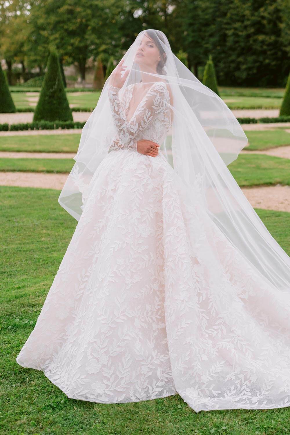 Monique lhuillier veil best sale